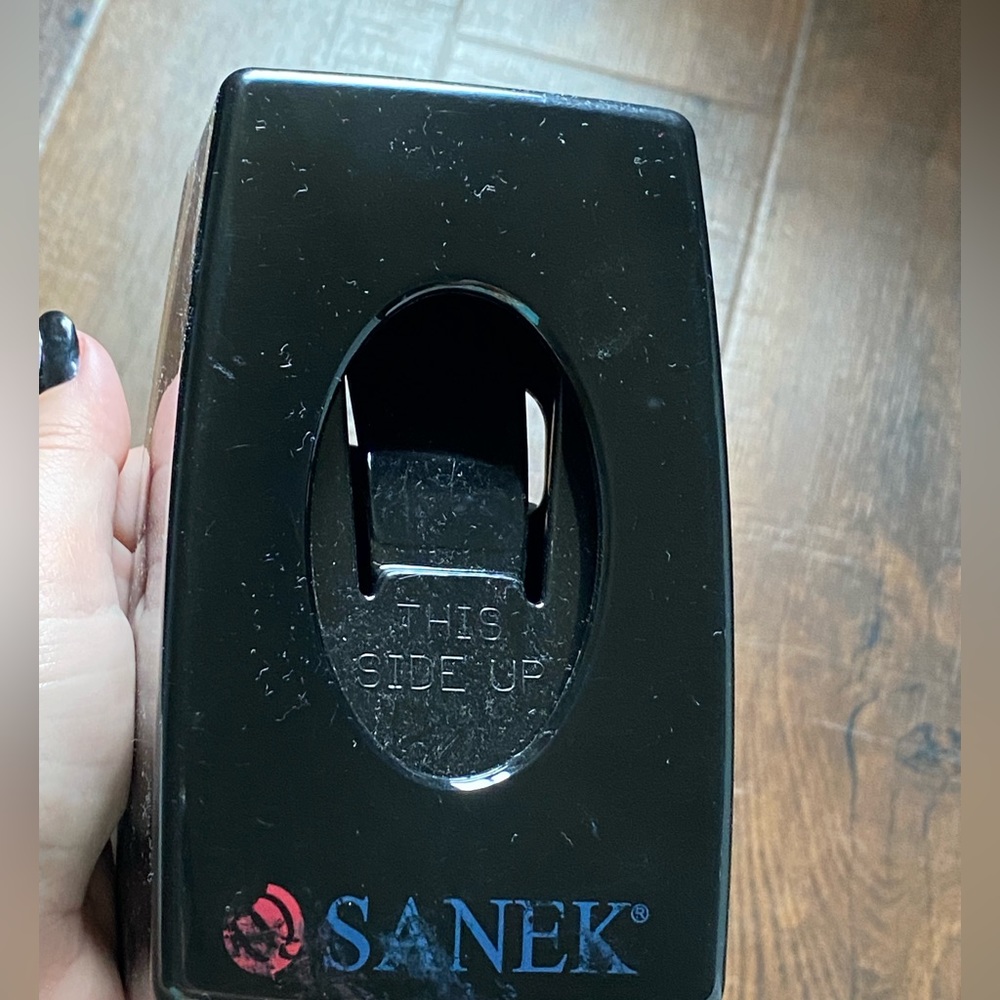 Sanek dispenser